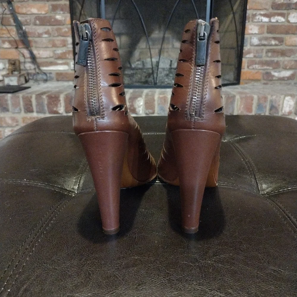 ❗ SOLD ❗ 🥰 DVF Laser Cut Booties - Picture 10 of 11